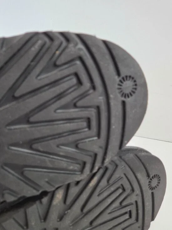 UGG Australia Triana Seaweed Boots Womens Size 6 Black Leather Shearling - Picture 9 of 11